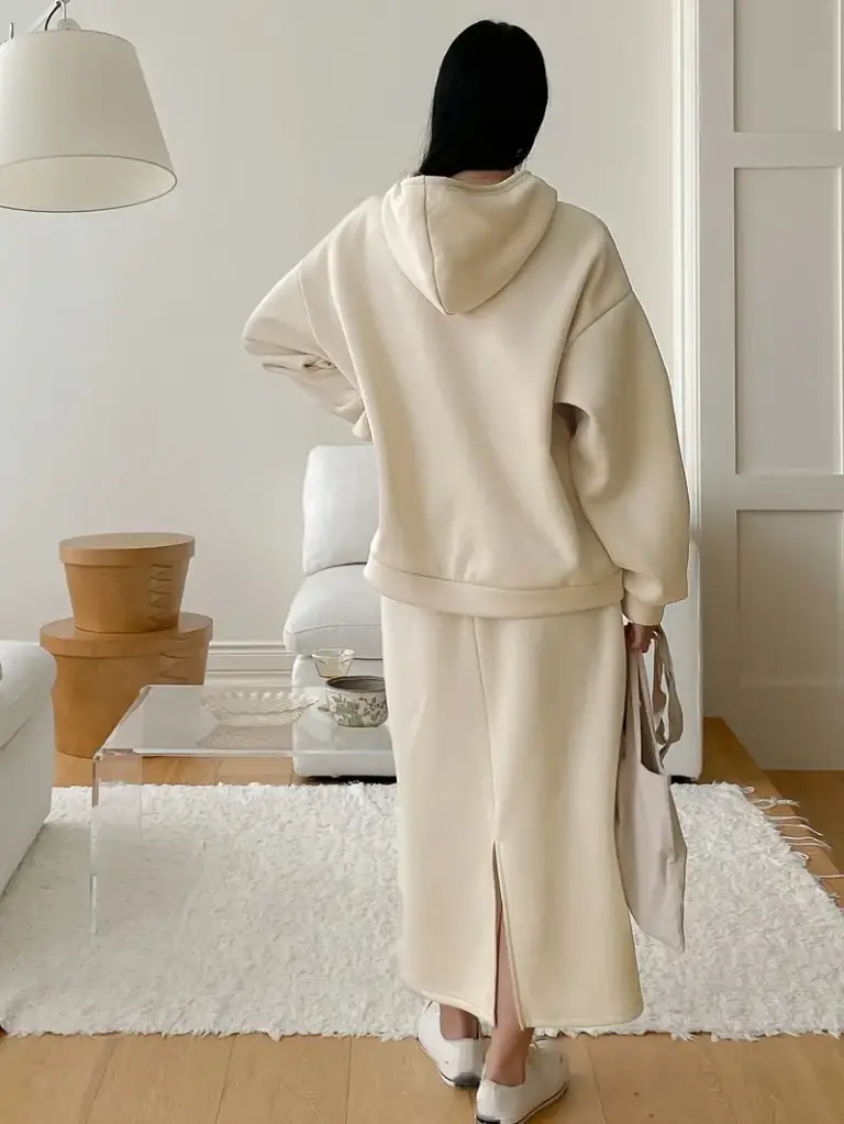Women’s Cozy Hoodie & Sweatpants Set (4)